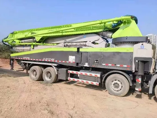 in 2013, The New Paint Preparation of 52 Meters Concrete Pump of Zoomlion Completed The Company′s Inventory