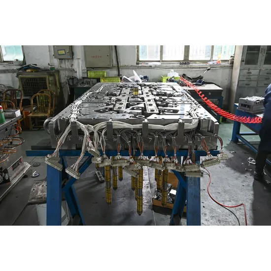 Walnut Boat Innovative Plastic Injection Mold for Auto Parts Manufacturing in Ningbo