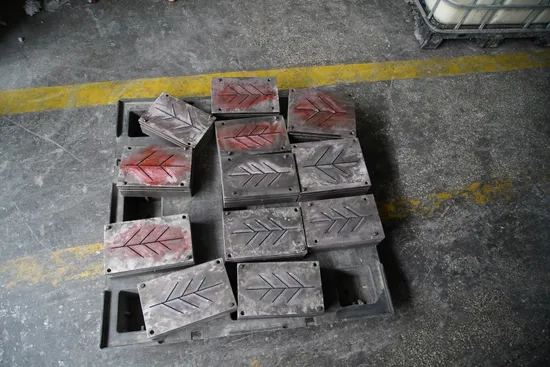 China Manufacturer Precision Plastic PE Injection Mold/Mould