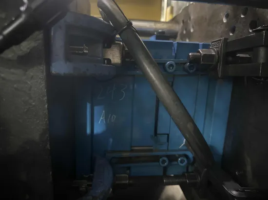 Professional Mold Factory Custom Precision Plastic Axle Axis Mould of Hinge Damper D02018