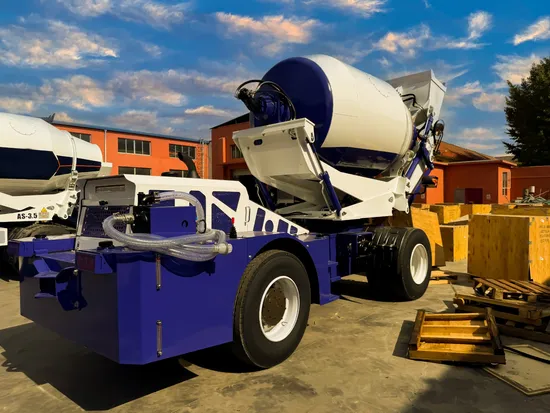 Self-Loading Concrete Mixer Truck 45 Degrees Engine Customizable 2600L (2600-4500L)