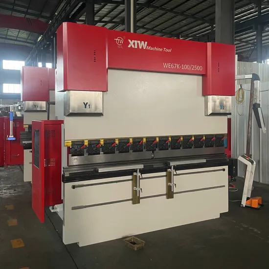 Press Brake with Da66t Controller and Robust 42CrMo Tooling Material