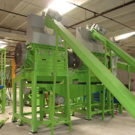 Waste Tire Recycle Rubber Shredder Machine Rubber Chip Product Free From The Wire