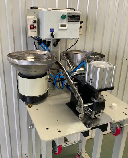 Factory Direct Supply Pneumatic Drive PE Tarpaulin Grommet Fastening Portable Canopy Eyelet Riveting Awning Button Ring Attaching Machine
