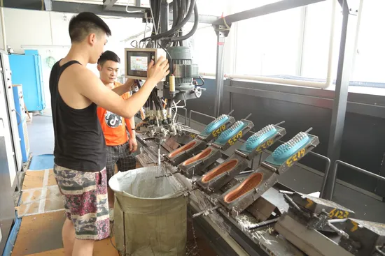 China PU Machine for Footwear