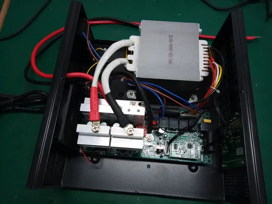 Intelligent Hybrid Power Inverter 600W-1500W with LCD