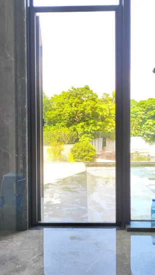 Ultra-Thin Lower Rail High-Definition Windproof Retractable Screen Door