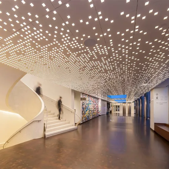 Creative Ceiling Ideas Architectural Metal Ceiling with LED Lighting for Shopping Mall Restaurant