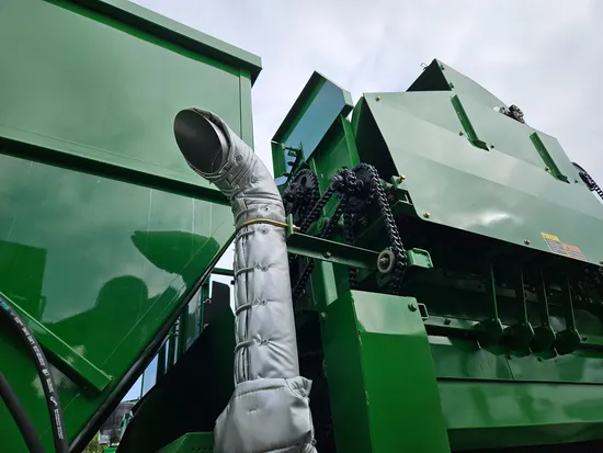 Reliable Combine Harvester for Efficient Harvesting of Crops and Grain