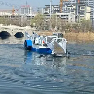 Water Weed Harvester Garbage Collection Boat in China