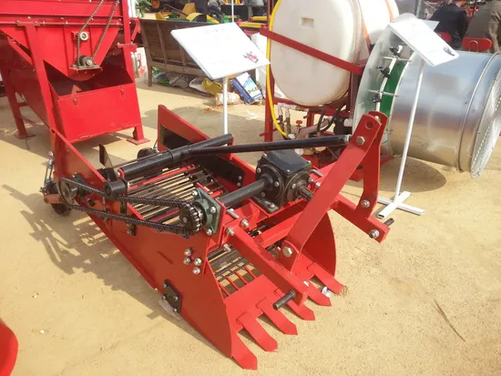 Potato Harvester Mini Tractor Matching Agricultural Equipment High Efficiency Harvesting Machine