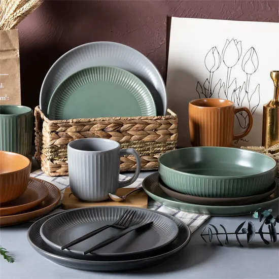 Hot Best Sellers Wholesale Round Ceramic Unicolor Matt Color Glazed Textured Logan Stoneware Dinnerware Set Embossed Ripple Dinner Set