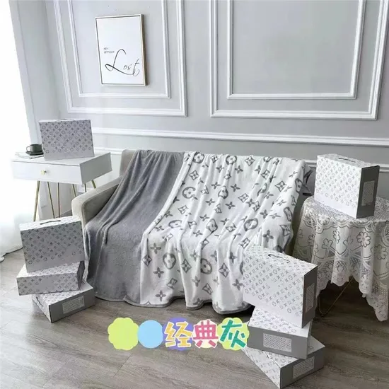 Luxury Designer Heart Warm Crochet Fleece Cozy Knitted Checkerboard Decorative Blanket Throws