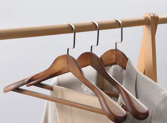 Natural/Dark Brow Hotels Clothing Display Wooden Top Clothes Hangers with Wide Shoulder and Non-Slip Squre Bar for Coat/Suit/Jacket