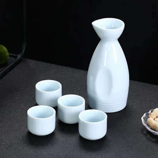 Retro Wholesale Ceramic Japanese Sake Set 1sake Serving Bottle and 4 Sake Cups