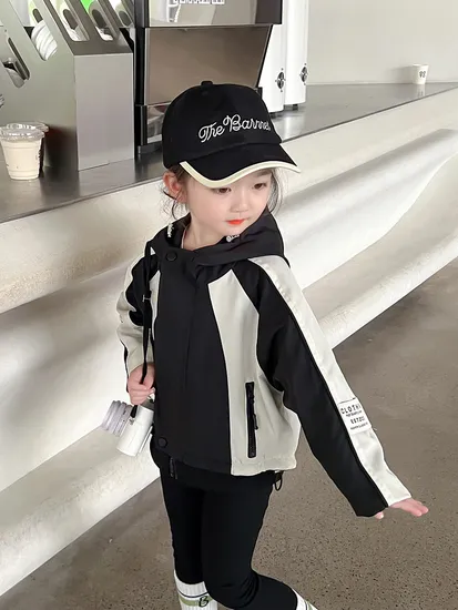 Nnr 100%Polyester Fashion Spring / Autumn OEM Girl / Kids Waterproof Jacket with Hood
