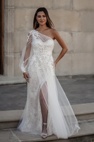 Beautiful, Atmospheric, Sexy Cross-Shoulder Long-Sleeved Lace Belt Pearl Removable Long Wedding Dress