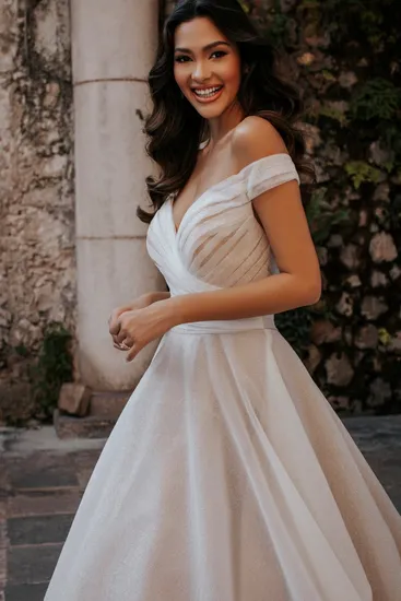 Custom Pleated Tulle off Shoulder A Line Long Train Arabic Wedding Dress