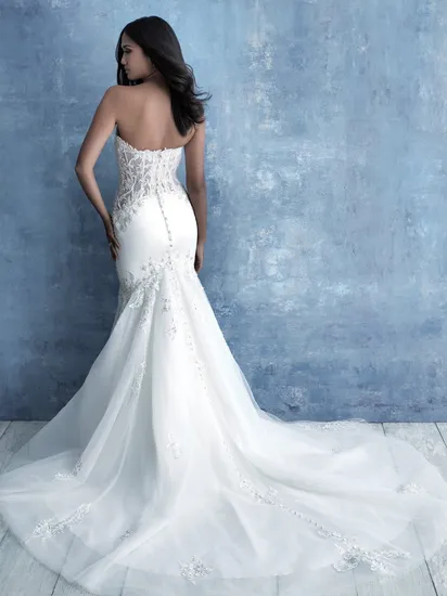 Strapless Sweetheart Neckline Beaded Lace Long Train Mermaid Princess Wedding Dress