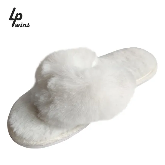Wholesale Thong Slippers Indoor Plush Fur Flip Flop Slippers Custom Design Luxury Women Fur Slipper Shoes
