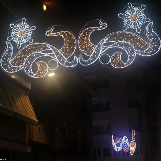 Outdoor LED Christmas Star and Snowflake Shape Across Street Motif Holiday Decoration Light