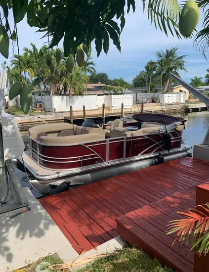 2025 New Year Hot Seller Discount Boat Manufacture Fiberglass Aluminium 8.2m Pontoon Boat with 150HP Motor Yacht Fishing Boat