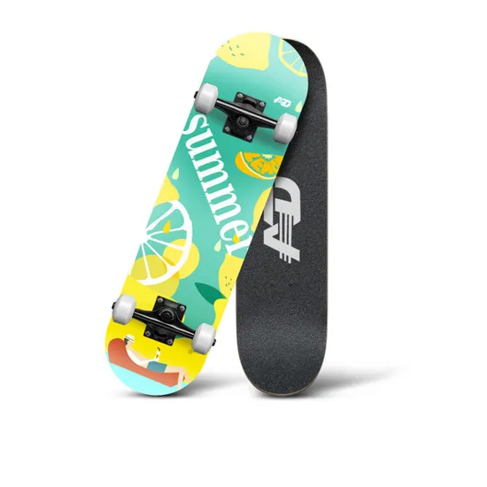 Popular Beginner Skateboard with Color Flash Wheel
