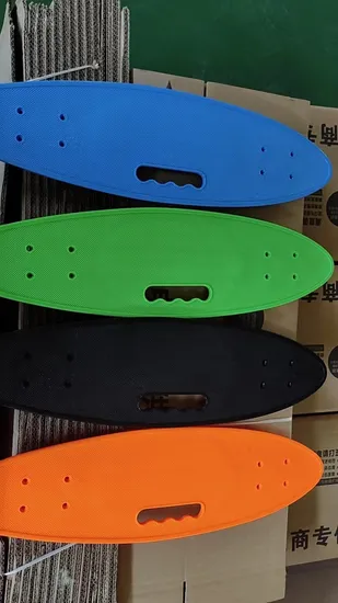 Professional Wooden Skateboard/Aluminum Alloy Bracket/60 * 45PU Flash Wheel/Environmentally Friendly Material