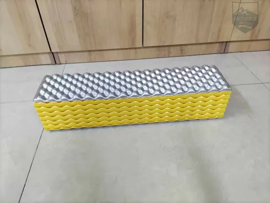 Eco-Friendly Lightweight Aluminium Film Egg Nest Folding Sleeping Pad Folding IXPE Foam Mat