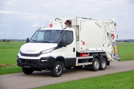 Ivec0 Dailly 3t 4cbm Compression Garbage Truck