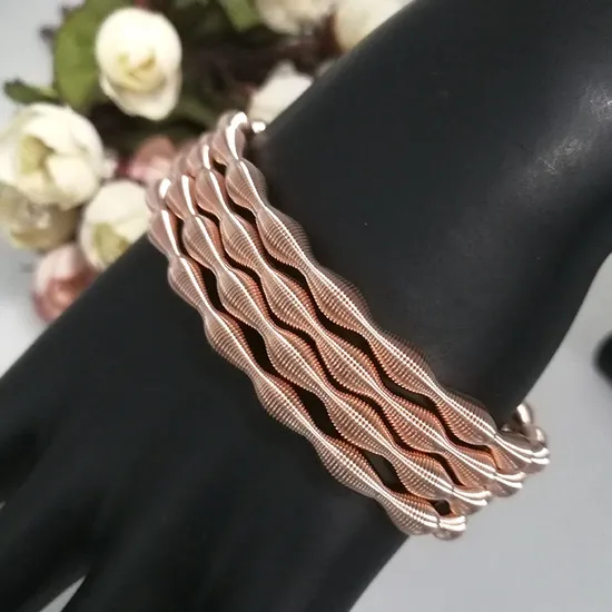 Futeng Manufacturer Customized Gold-Plated Stainless Steel Pearl Bracelet Wholesale Women′ S Style