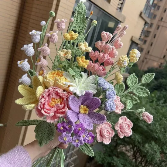 2025 Creative Flower Artificial Gift Knitted Gift 100% Handmade Gift Mother′s Day Gift Crochet