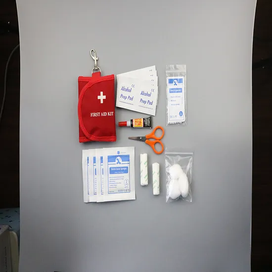 OEM Customized Advanced Surgical Packs Car Mini First Aid Kit with CPR Pocket Mask Face First Aid Blanket