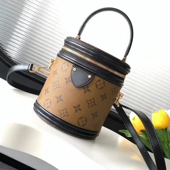 Guangzhou Copy Paper Bag Machine Cosmetic Fashion Shoulder Lady Shopping Handbag Gift Plastic Leather Ladies Packaging Women 1: 1 Handbag