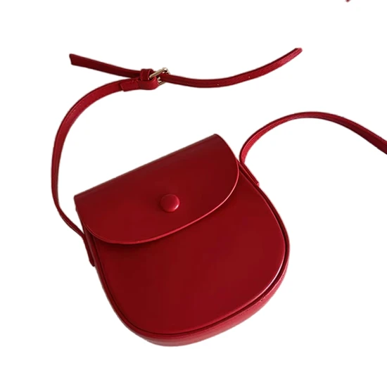 Minimalist Versatile Phone Crossbody Bag with Chic Design