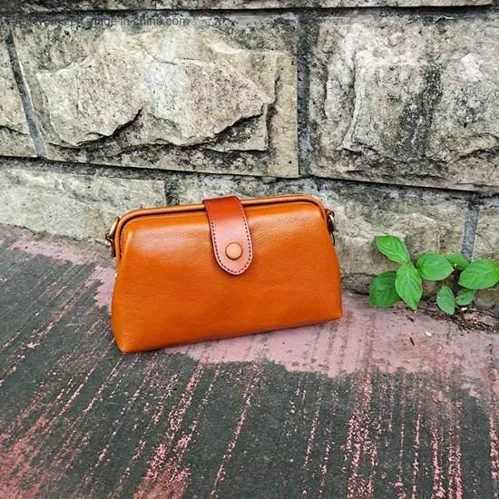 Women Retro Handmade Pouch Genuine Leather Handbag Classic Doctor Trendy Purses Commuter Bag with Magnet Button RS-Ypsy-2199