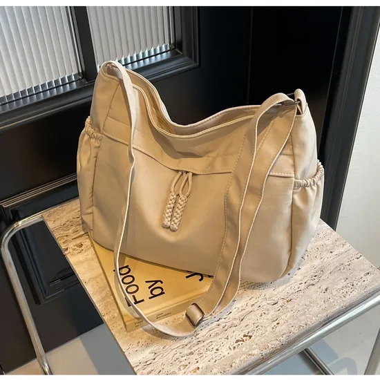 Canvas Bag Women′s Large Capacity Tote Bag Premium Sense Crossbody Bag