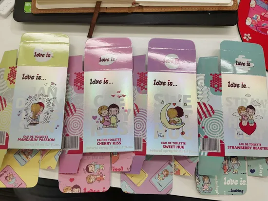 Luxury Cardboard Color Paper Packaging Box with Logo for Cosmetic