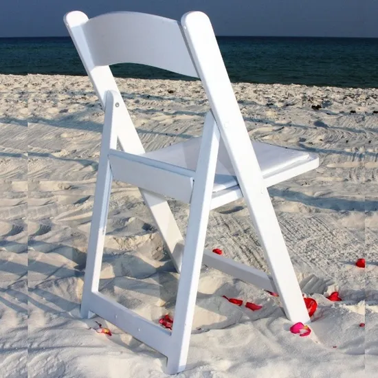China Factory Wholesale White Resin Folding Wedding Chairs