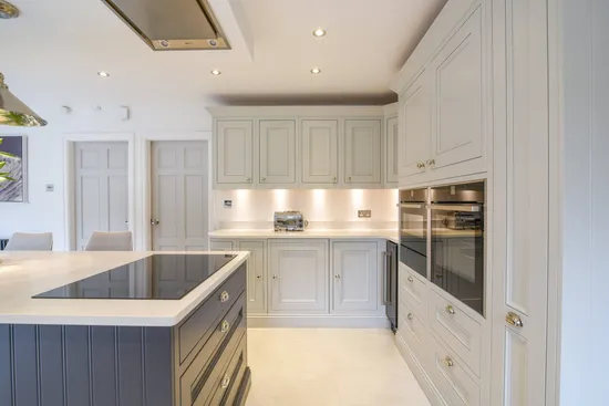 Prima Modern Design Customized Home Kitchen Cabinet Lacquer Finish Cabinet