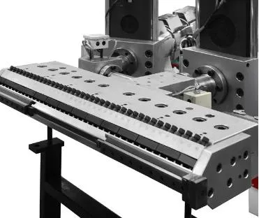 Made in Chinatravelling Case Machine Superior Quality ABS PC Plastic Sheet Extuder Luggage Making Machine