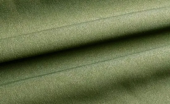 40s*150d Cool Silk Cotton 2/2 Twill Windbreaker Fabric for Leisure Wear