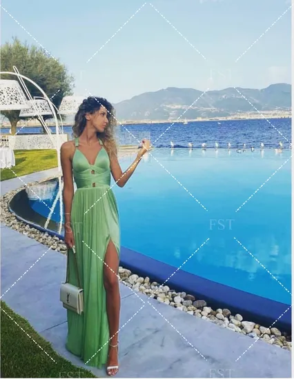 30g Knitted Silk Mesh Wedding Dress. Spot Stock