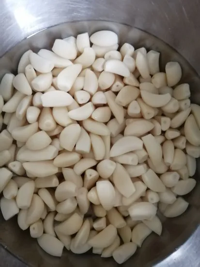 800-1000 Pickled Garlic Cloves in Brine