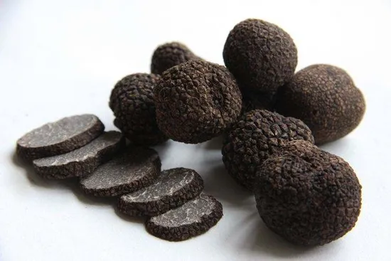 China Supplier Dehydrated Sliced Truffle Craterellus Cornucopioides Dried Black Truffle
