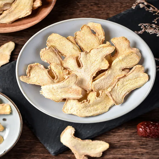 China Factory Supplies First Grade Small Turmeric Dehydrated Dried Ginger Slices