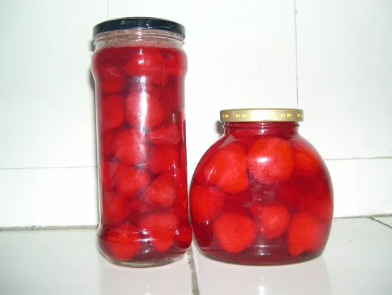 High Quality Fresh Fruit Canned Strawberries in Tin Glass Jar From China