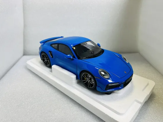 Minichamps 1/18 Porsc He 911tur Bos Alloy Car Model
