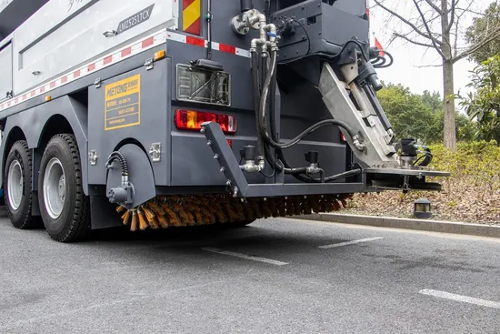 High Quality Mechanical Ice Breaker Roller Brush Deicing Vehicle for Winter Road