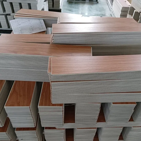 Waterproof/Eco-Friendly/Soundproof/Fireproof/Wearresistant/Lndoor/Plastic/Natural Plank/Anti-Skid/Wooden/Composite/Spc Vinyl Flooring for Commercial Home